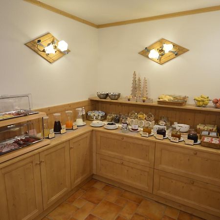Hotel Garni Sant'Antonio Con Spa مادونا دي كامبيليو المظهر الخارجي الصورة