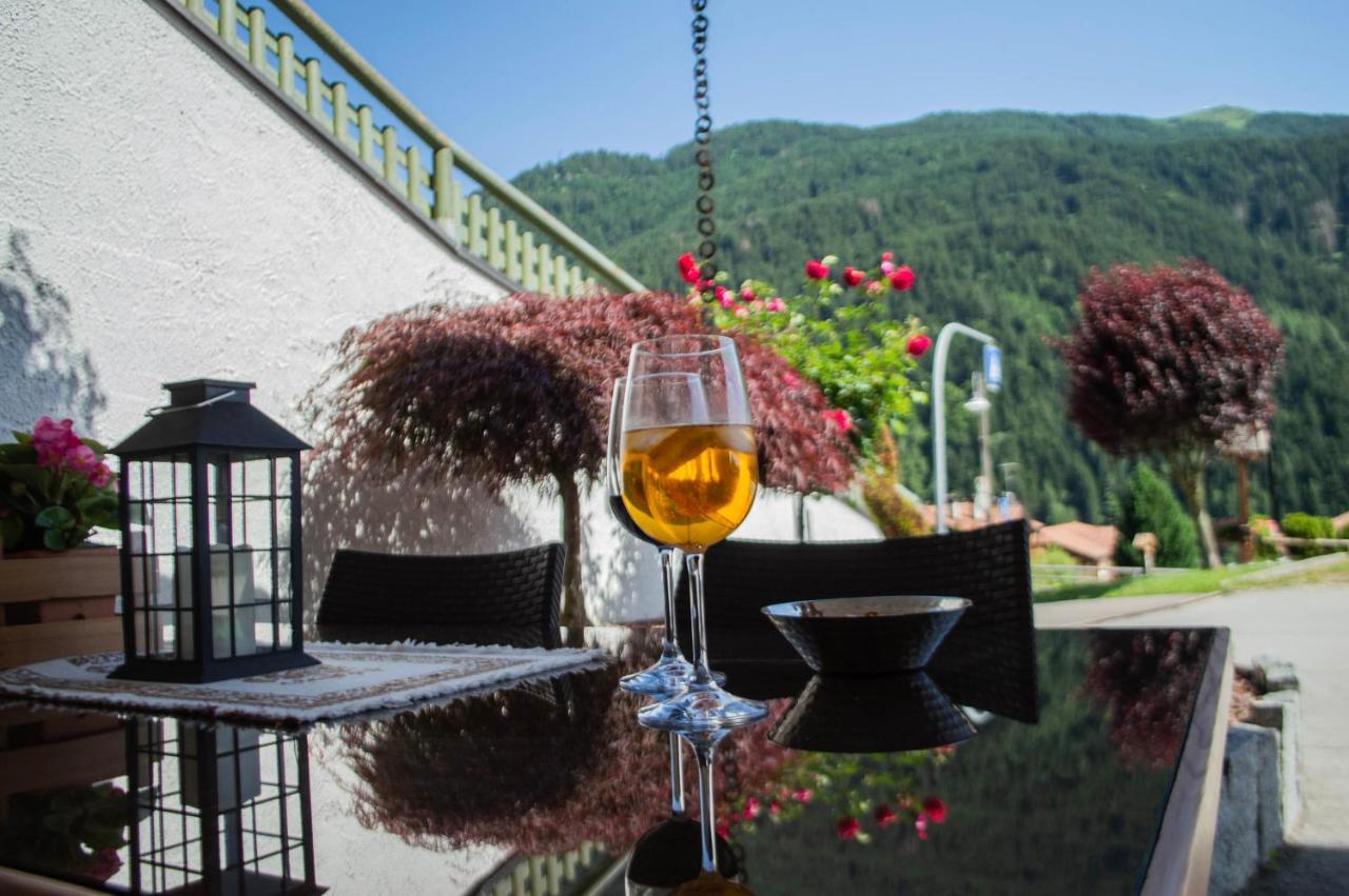 Hotel Garni Sant'Antonio Con Spa مادونا دي كامبيليو المظهر الخارجي الصورة