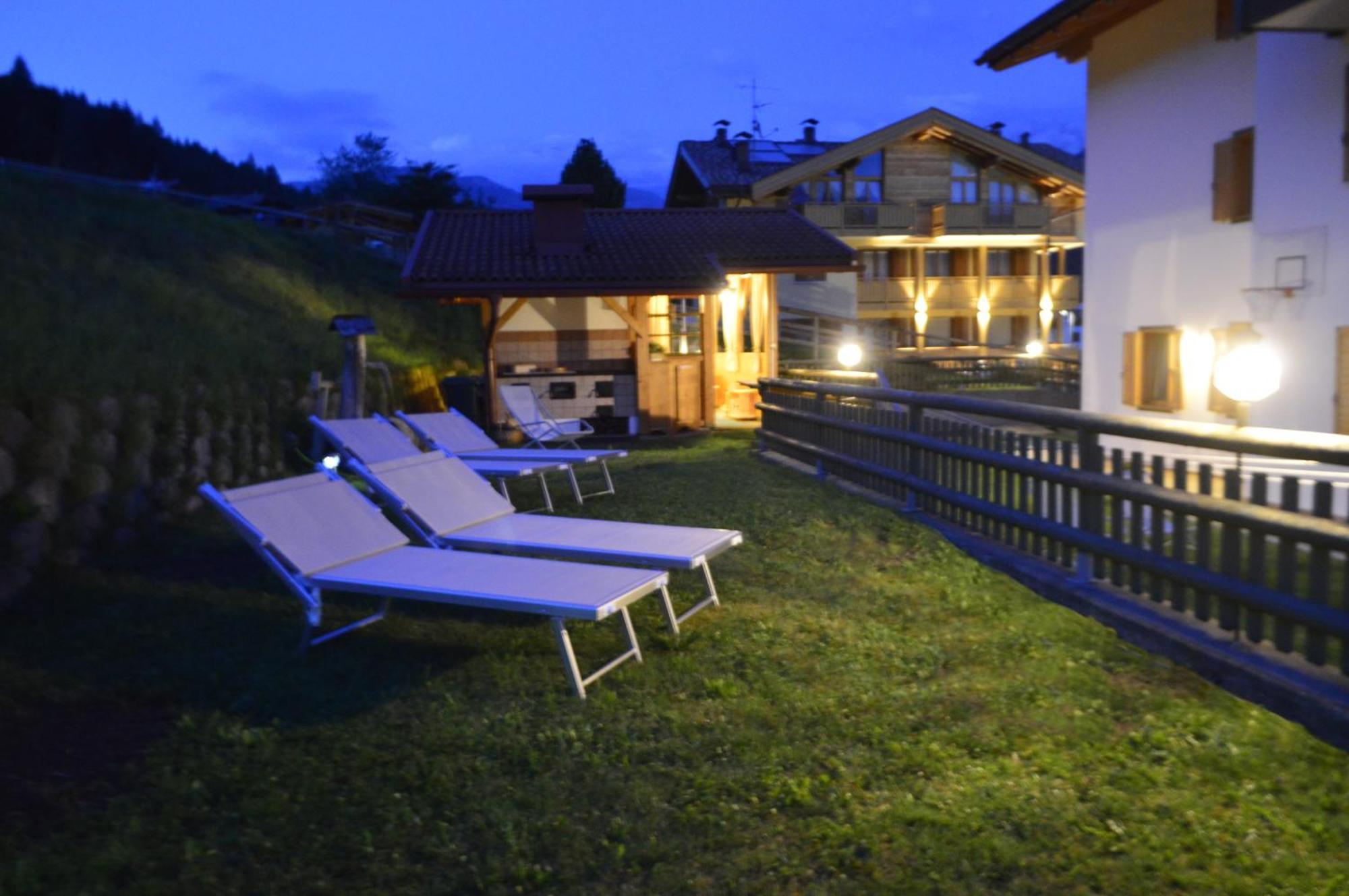 Hotel Garni Sant'Antonio Con Spa مادونا دي كامبيليو المظهر الخارجي الصورة