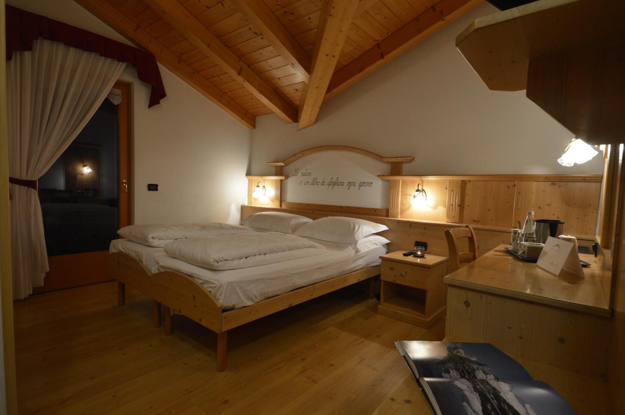 Hotel Garni Sant'Antonio Con Spa مادونا دي كامبيليو المظهر الخارجي الصورة