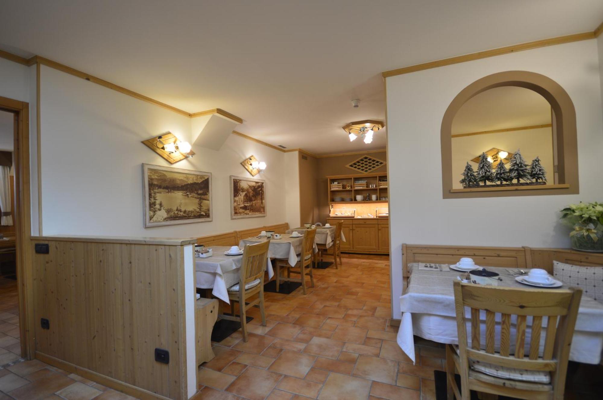 Hotel Garni Sant'Antonio Con Spa مادونا دي كامبيليو المظهر الخارجي الصورة