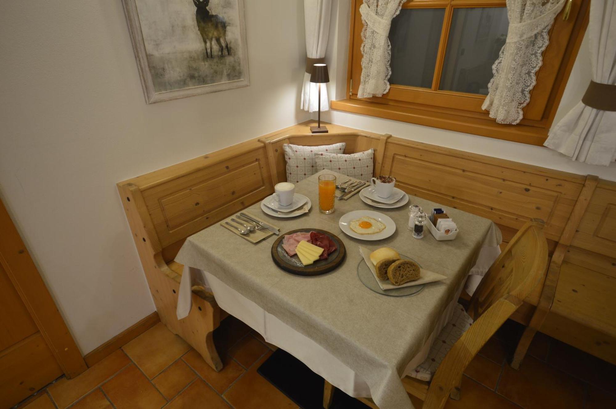 Hotel Garni Sant'Antonio Con Spa مادونا دي كامبيليو المظهر الخارجي الصورة