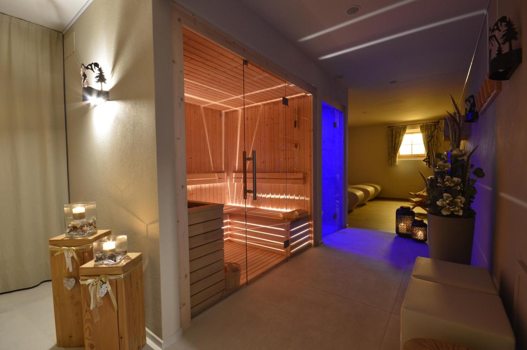 Hotel Garni Sant'Antonio Con Spa مادونا دي كامبيليو المظهر الخارجي الصورة
