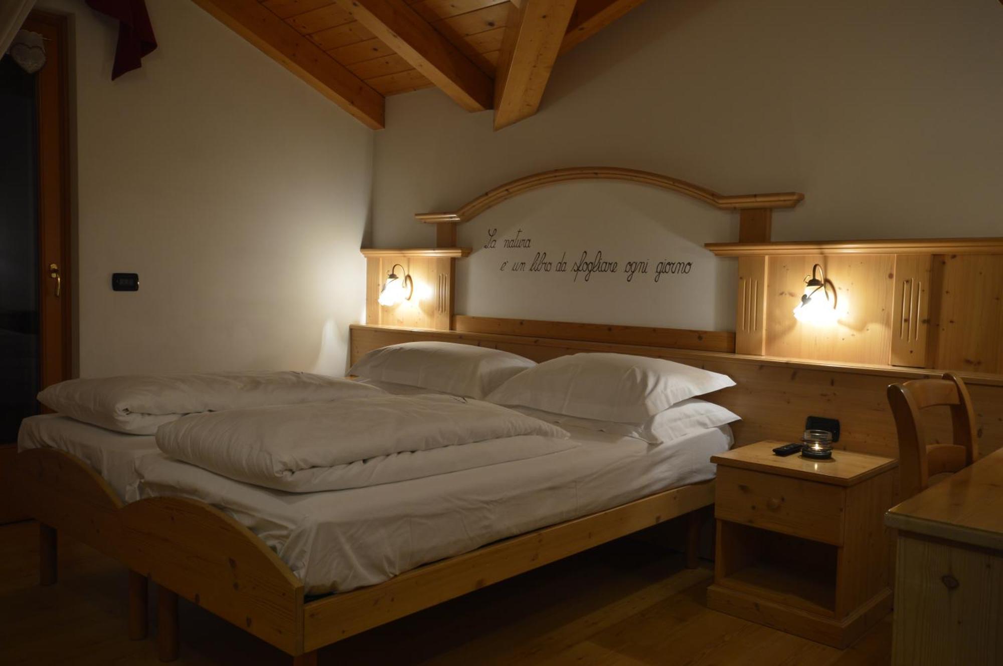 Hotel Garni Sant'Antonio Con Spa مادونا دي كامبيليو المظهر الخارجي الصورة