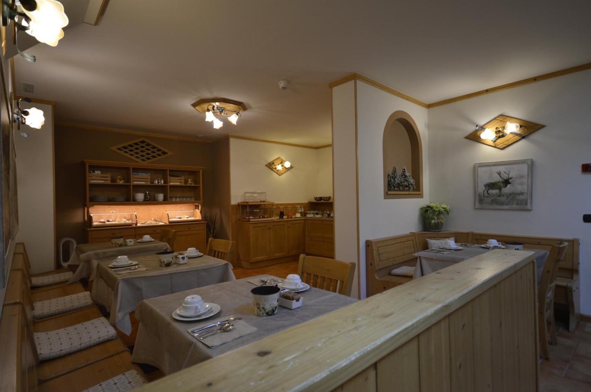 Hotel Garni Sant'Antonio Con Spa مادونا دي كامبيليو المظهر الخارجي الصورة