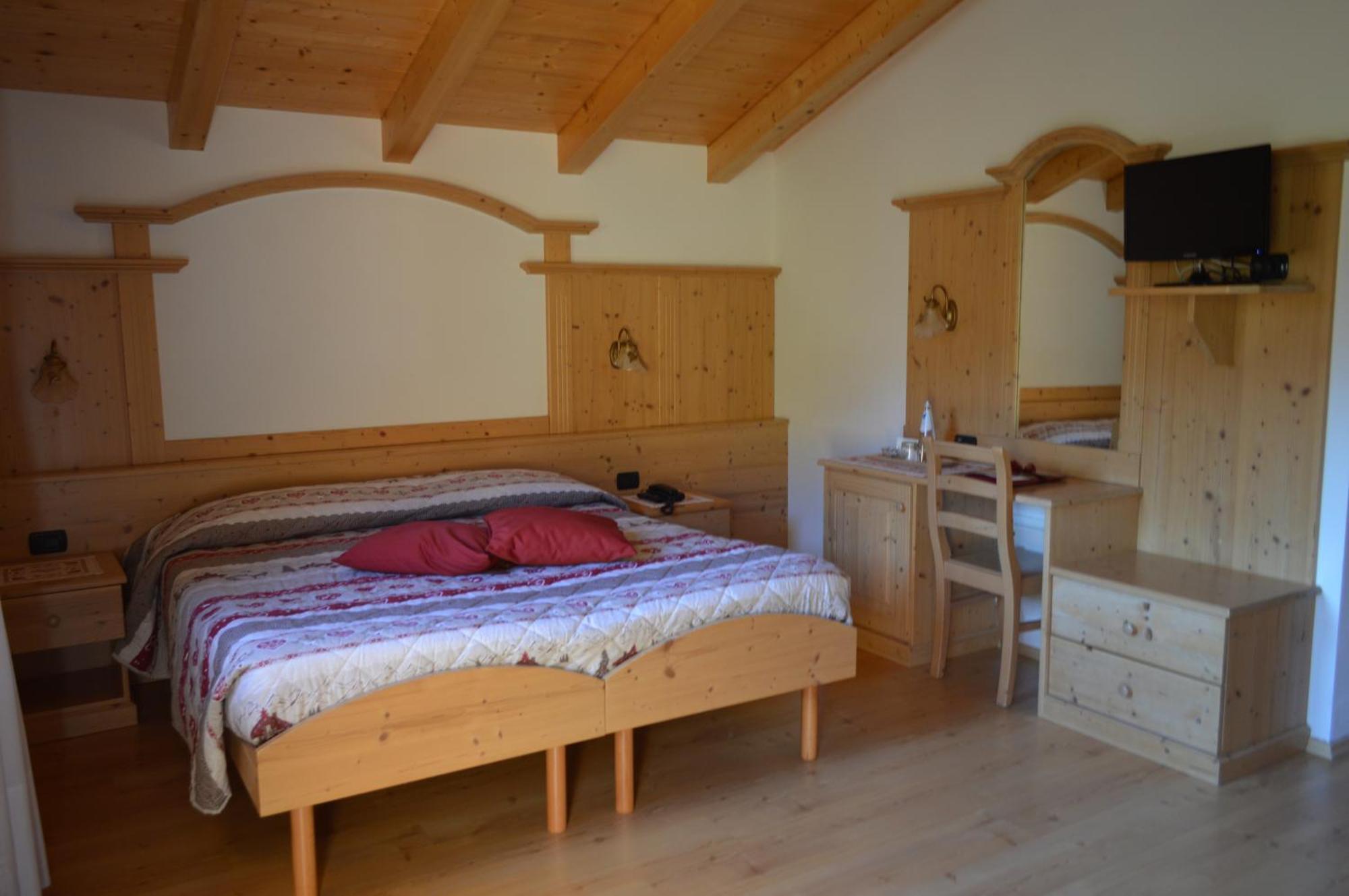Hotel Garni Sant'Antonio Con Spa مادونا دي كامبيليو المظهر الخارجي الصورة