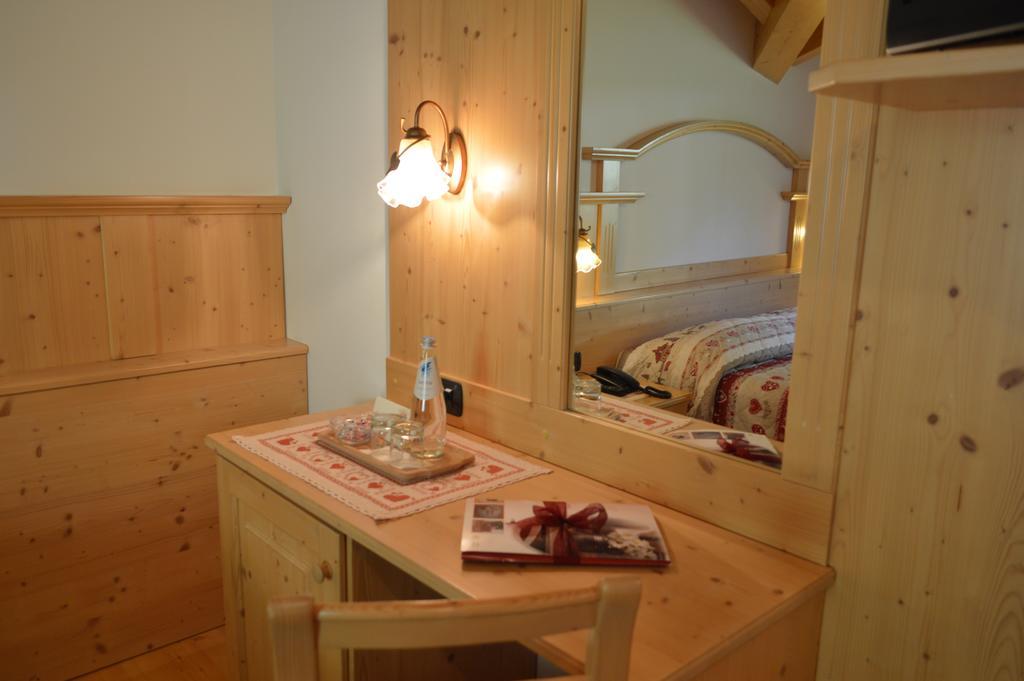 Hotel Garni Sant'Antonio Con Spa مادونا دي كامبيليو المظهر الخارجي الصورة