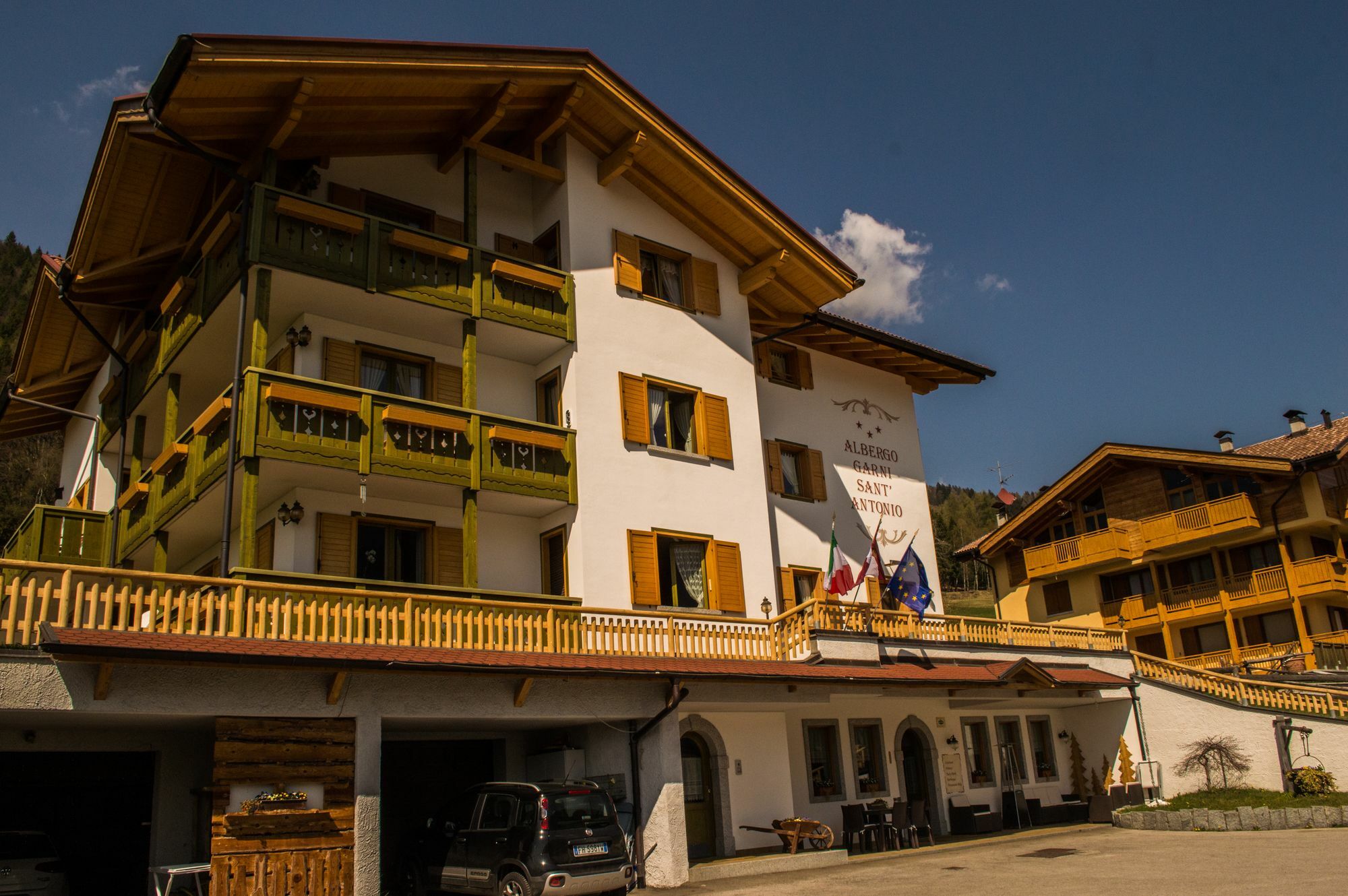 Hotel Garni Sant'Antonio Con Spa مادونا دي كامبيليو المظهر الخارجي الصورة
