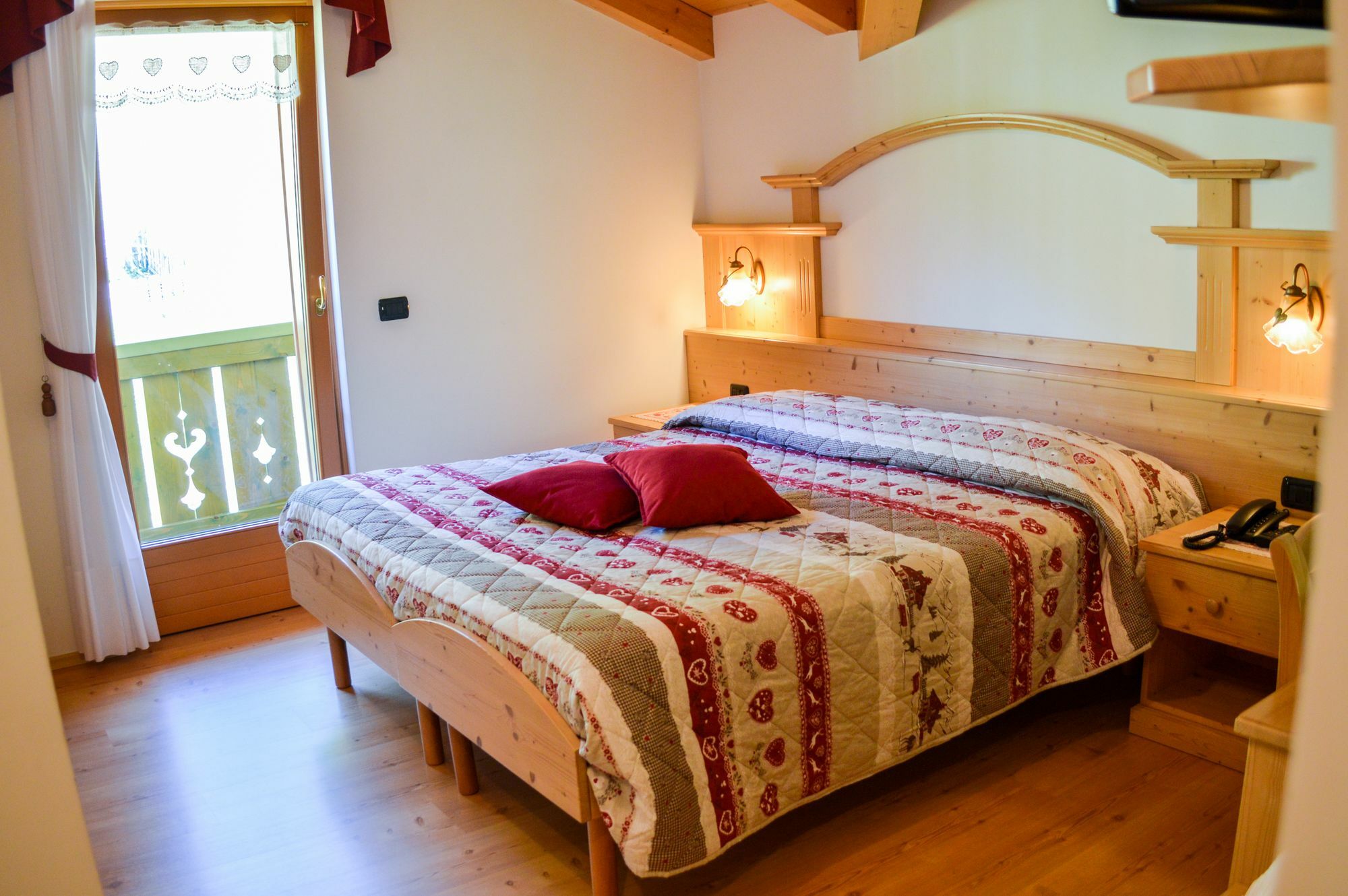 Hotel Garni Sant'Antonio Con Spa مادونا دي كامبيليو المظهر الخارجي الصورة