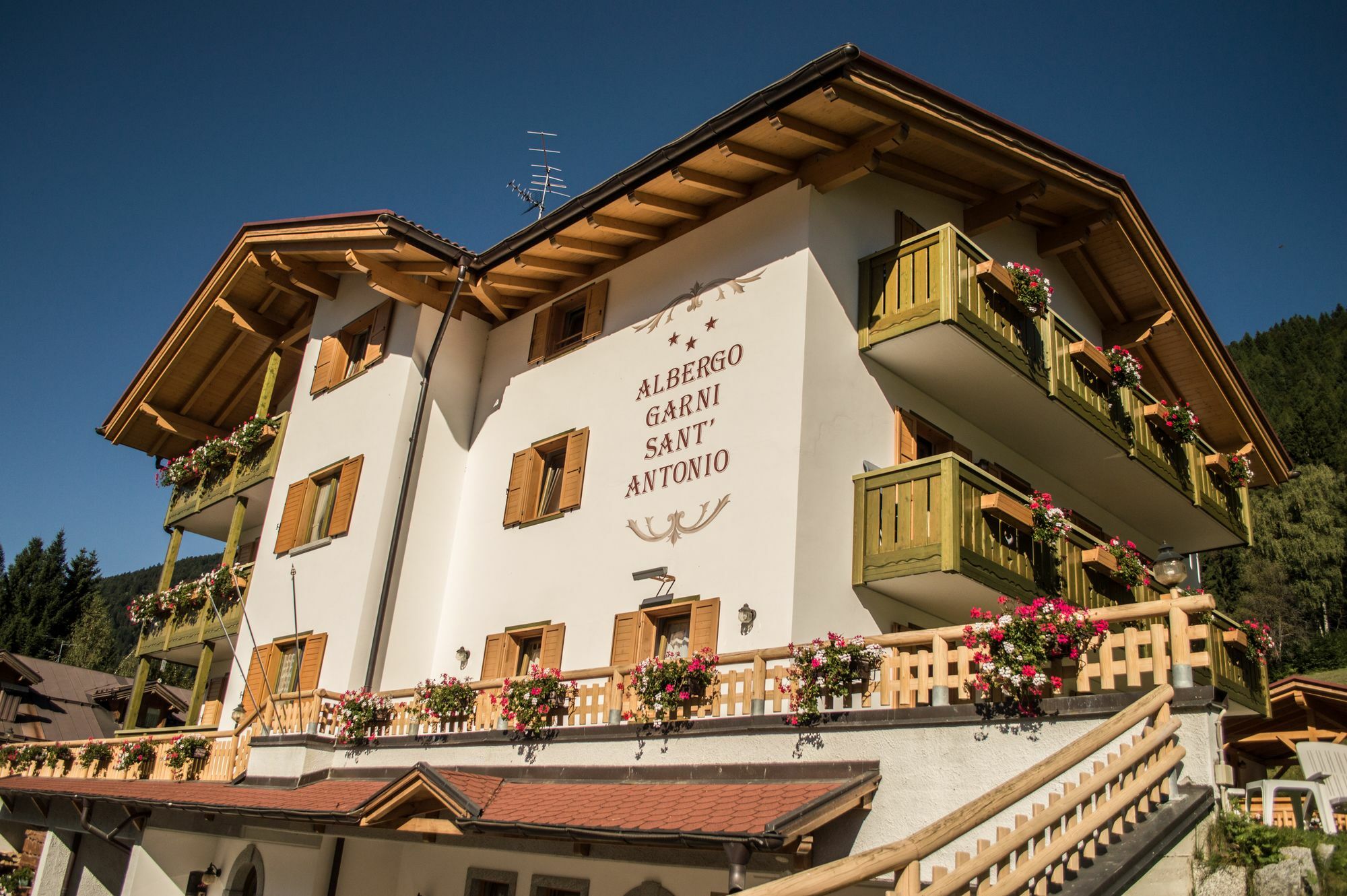 Hotel Garni Sant'Antonio Con Spa مادونا دي كامبيليو المظهر الخارجي الصورة